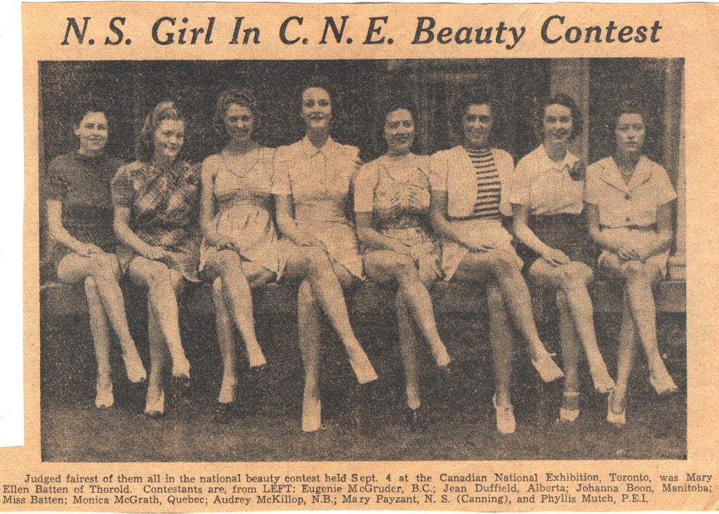 1940s Vintage Photo: CNE Beauty Contest held at Toronto's Canadian National Exhibition on 4 September 1940. Photo from the Halifax, Nova Scotia newspaper, the Halifax Chronicle, Tues. Sept. 10, 1940.