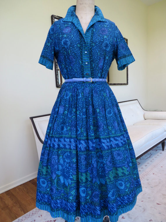 1950s Fashion / 1950s Vintage Dress: A 1950s Shirtwaist Dress - blue.