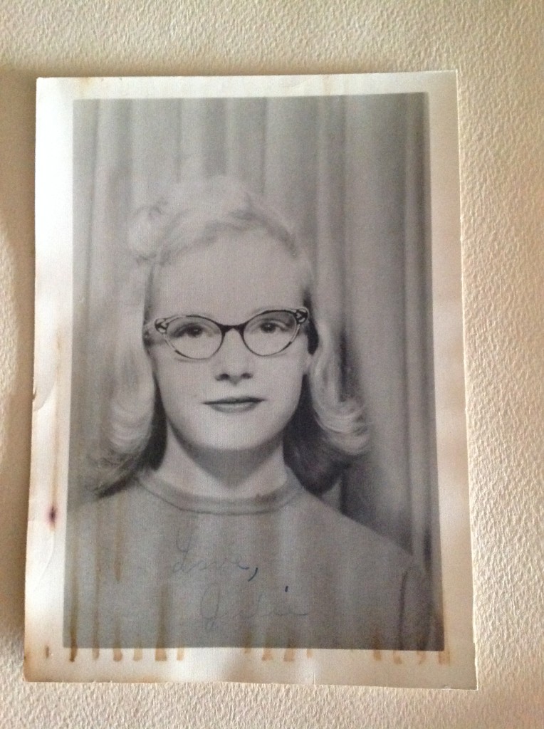 early 1950s black and white photo of a young girl