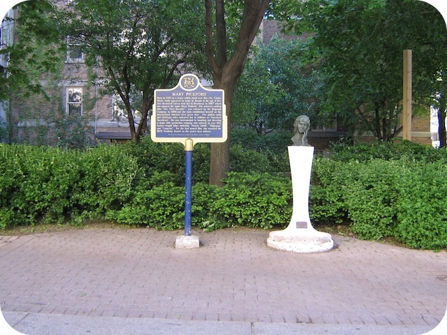 Mary Pickford Toronto Plaque and Statue