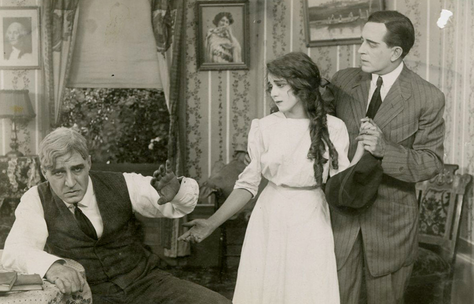 Vintage Photo of Mary Pickford and Owen Moore her first husband acting together. 