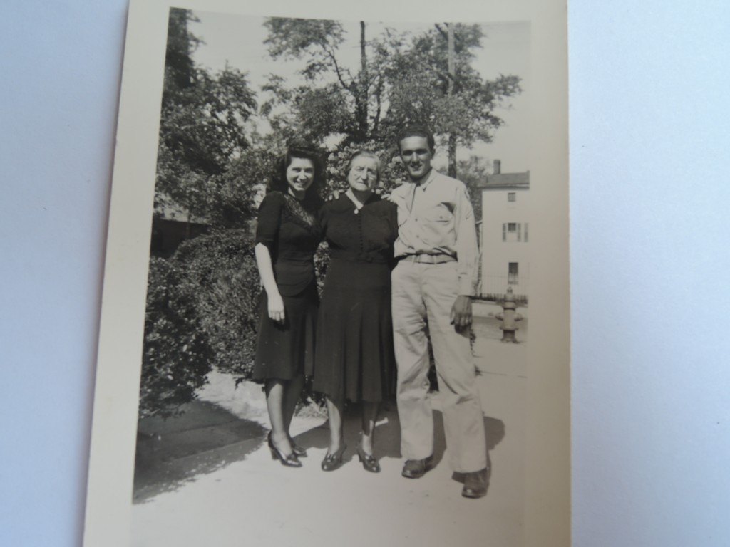 1940s vintage image of a family