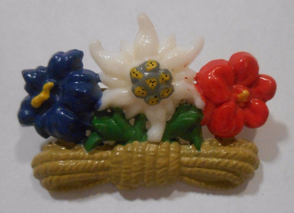 German Travel Souvenir Hat Pin Oktoberfest Edelweiss Alpine Flowers Rope