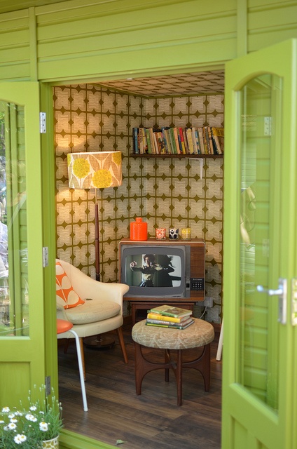 1950s style retro potting shed