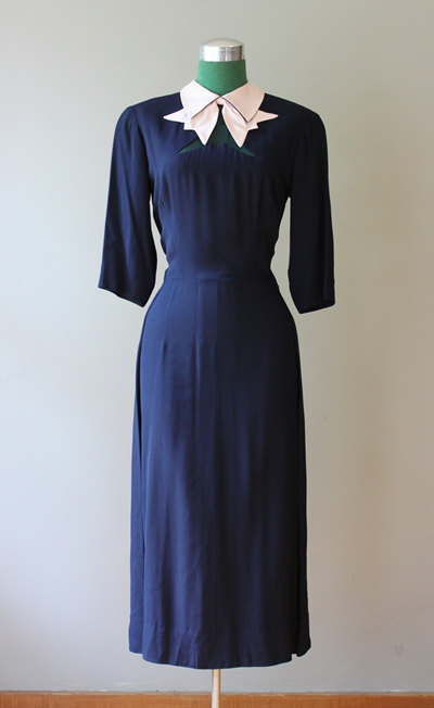 Howard Greer 1940s dress -Fantastic example of beautiful neckline design on this 1940s dress.