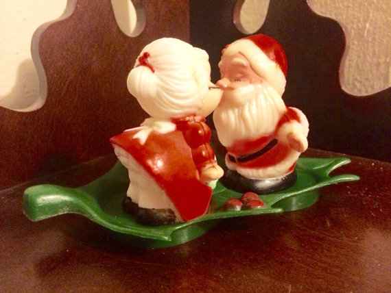 1950s vintage christmas salt and pepper shakers