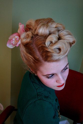 1940s vintage hairstyle - Poodle Hairstyle