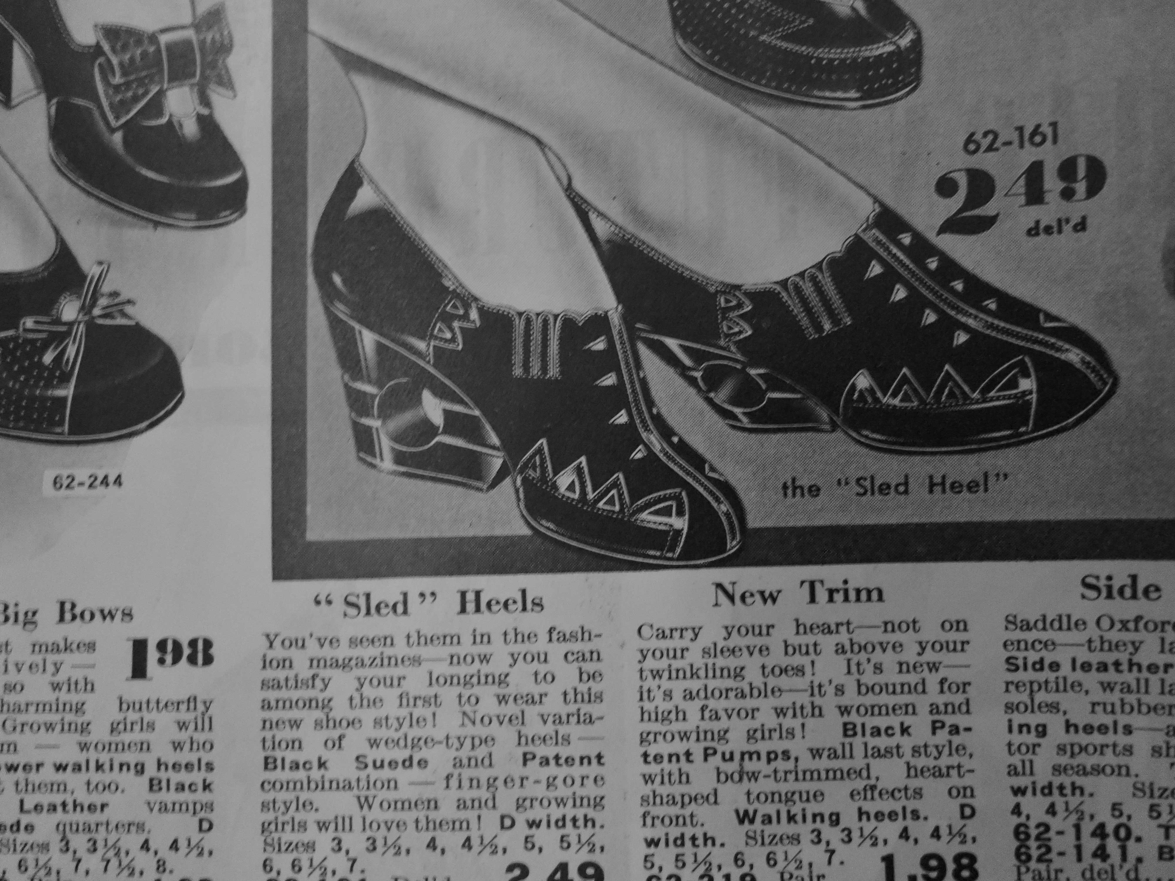 1940 Fashion: A women's shoe with a cut out in the heel as seen in a Eaton's 1940-1940 Fall / Winter Catalogue 