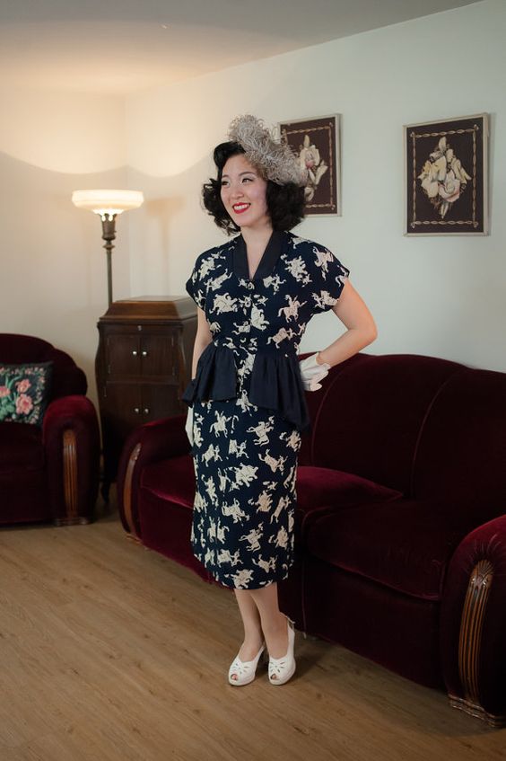 1940s peplum vintage dress novelty -1940s fashion.