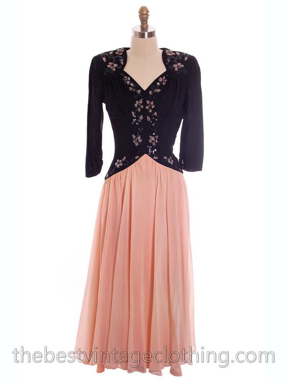 1940s Fashion: Vintage 1940s Evening Dress with a Pink skirt & accents.