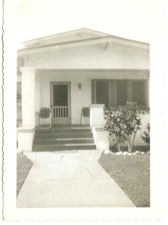 1950s vintage photo of a house. 