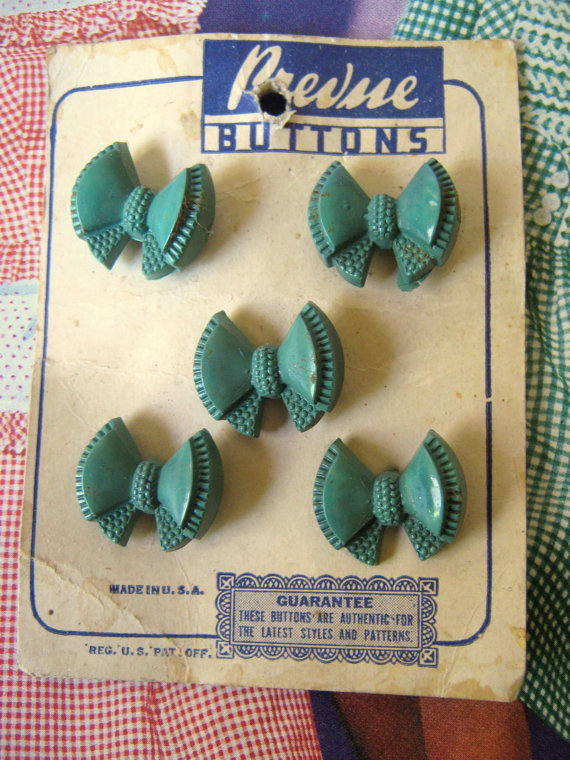 Vintage Buttons: 1940's Bow Buttons