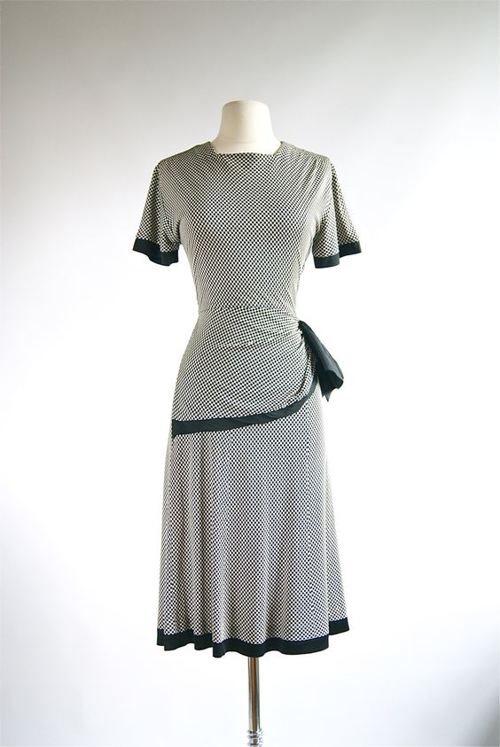 1940s Rayon vintage dress