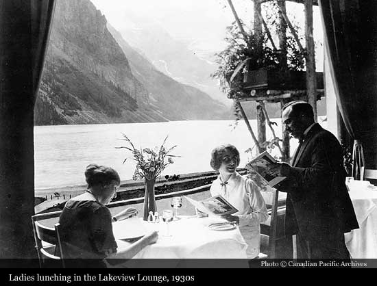 1930s vintage image of Chateau Lake Louise