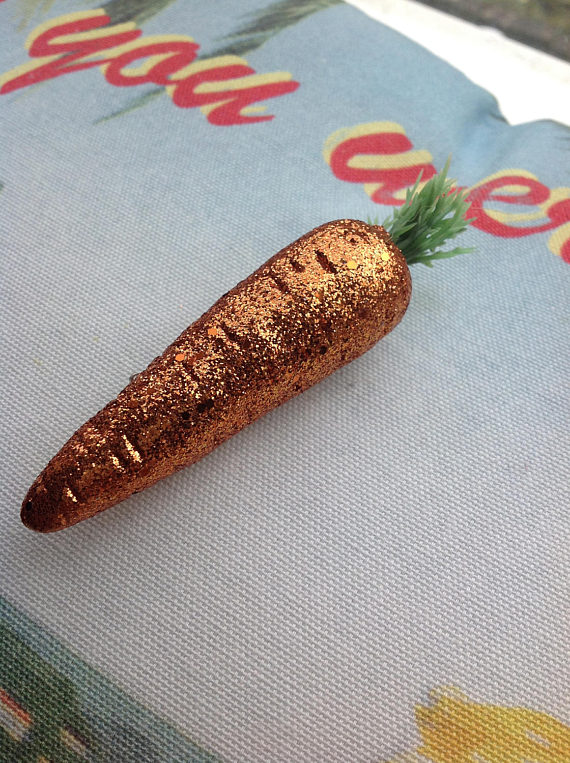 Easter bunny carrot brooch 1940s 1950s style