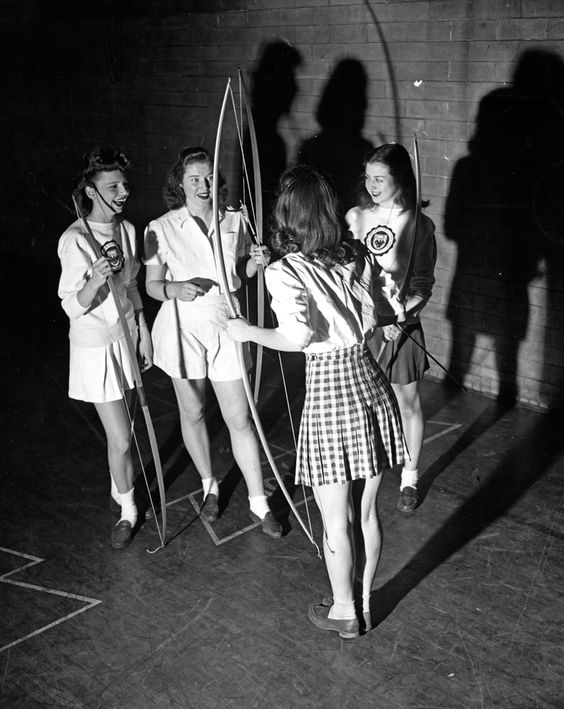 1940s Vintage Photo of  1945's University of Chicago women's archery class. Cute 1940s Sportswear!