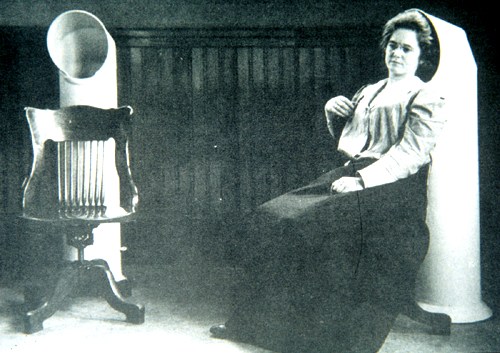 1890s photo of an early hair dryer