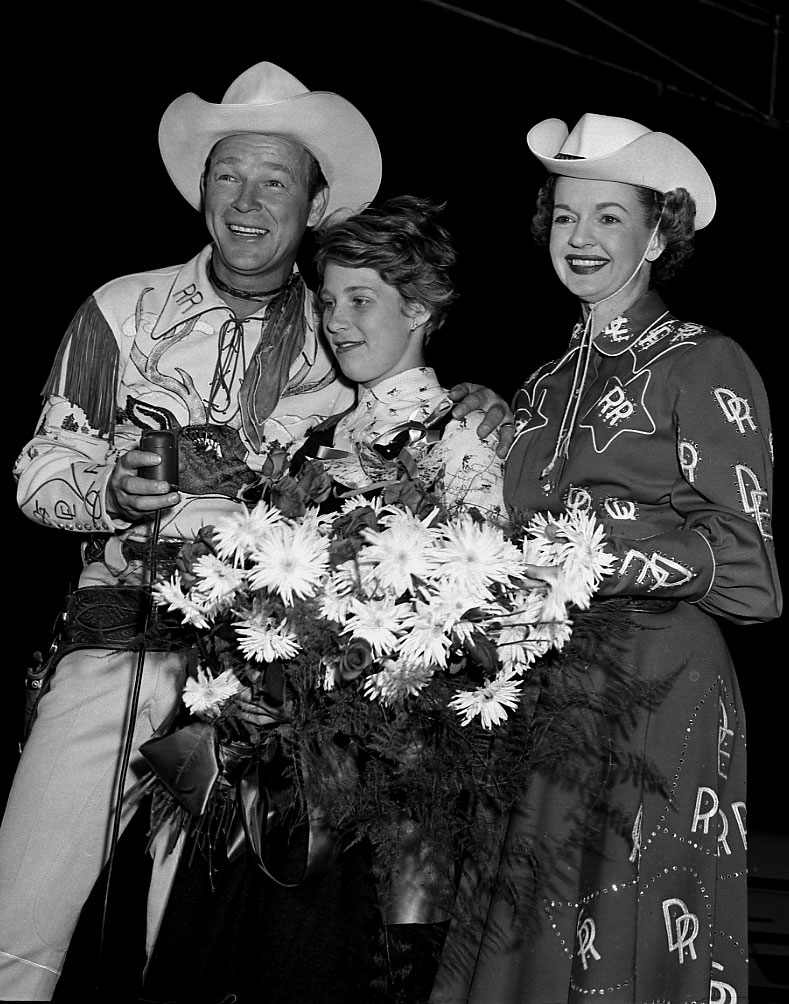 1950s vintage photo of Marilyn Bell with Roy Rogers and Dale Evans at the Toronto CNE