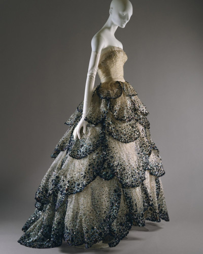 Christian Dior 1949 1950 evening gown with a skirt that looks like a flower. 