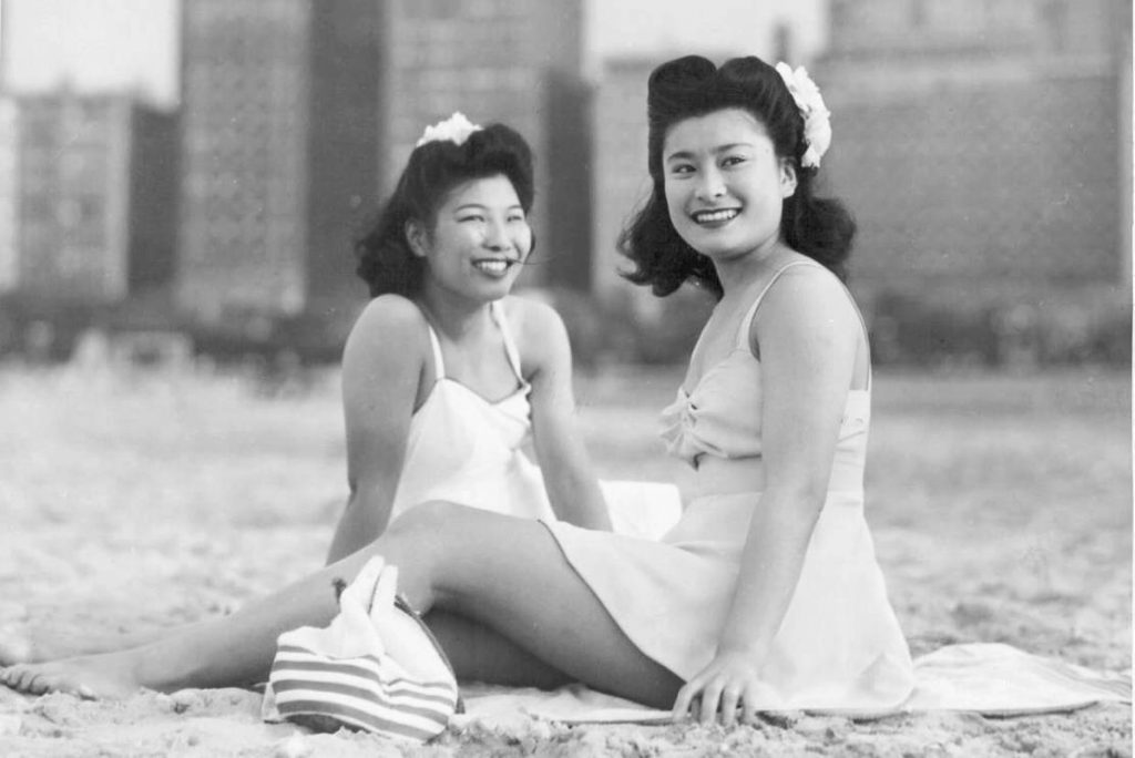 TWO JAPANESE WOMEN ON THE BEACH – 1949