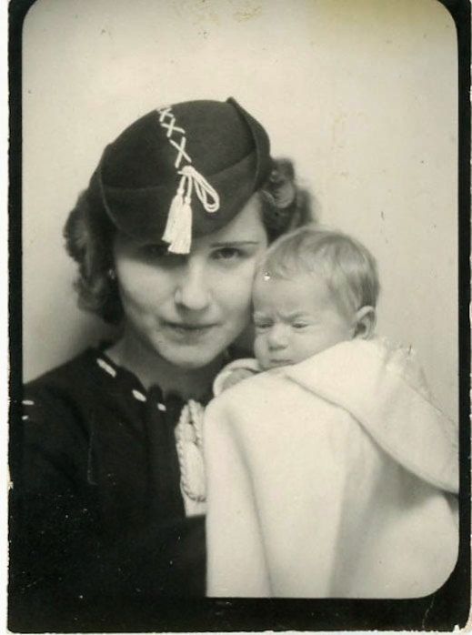 1930s photo of a mother and daughter vintage photo 1930s hat