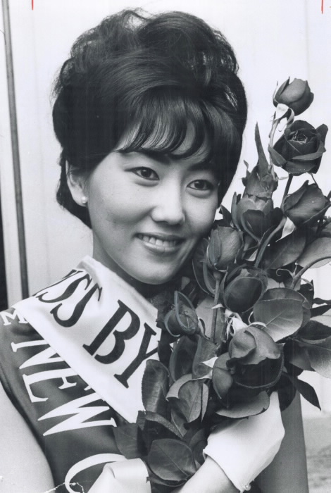 1960s vintage photo: Meet Miss by-line '1966; Ellen Tsuji; 20-year-old representative of the Japanese press in the Metro. Great 1960s Hairstyle. 