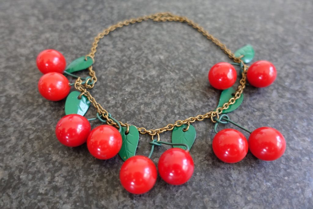 1940s Cherry Bakelite Necklace