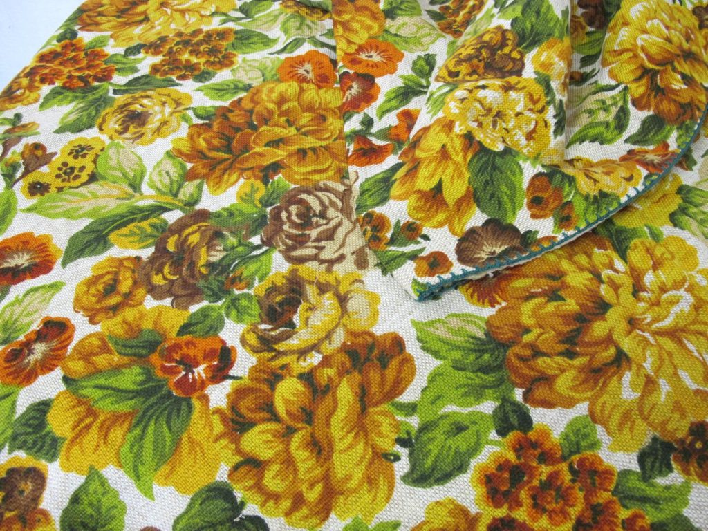 Vintage Thanksgiving Decorations: 1960's Linen floral tablecloth with fall colours. This is a beauty of a mid century home decor item. 