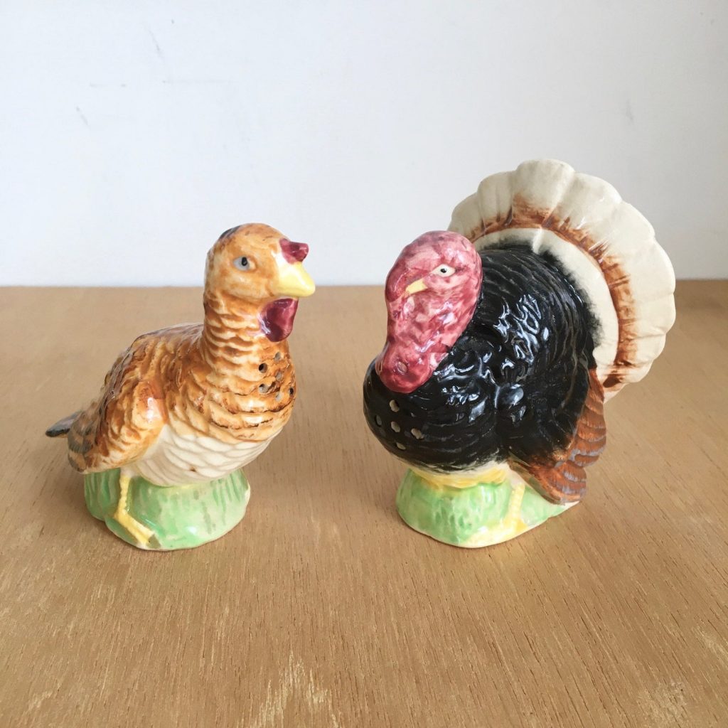 Vintage Thanksgiving Decoration: Lovely set of ceramic turkey salt and pepper shakers, vintage Japan 1950s. 