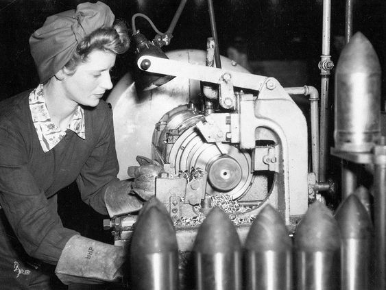 wartime photos of women doing their part during WW2.