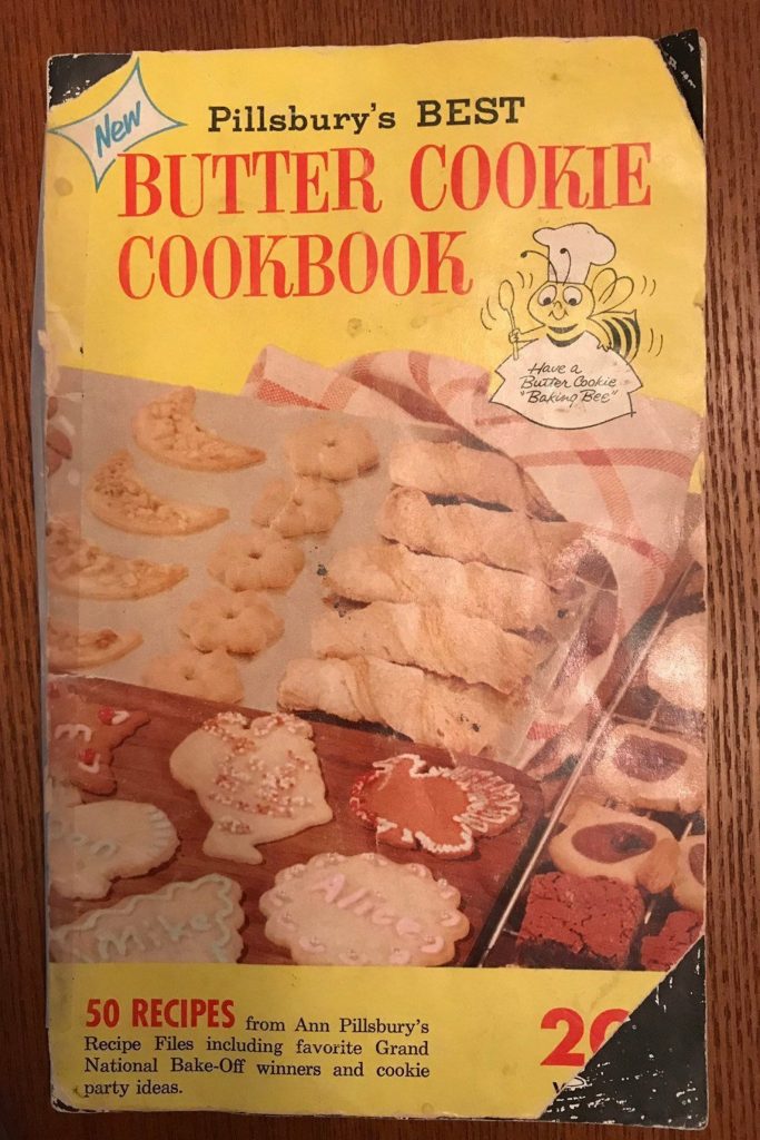 Butter Cookie Cookbook - Pillsbury's Best Cookie Recipes - Late 1950s to Early 1960s Era