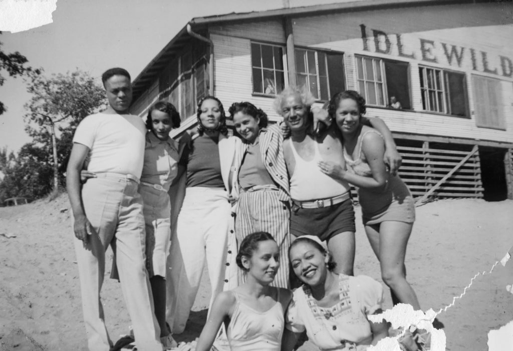 1938 Vintage Photo of Black men and Women enjoying a vacation at Idlewild, Michigan Resort in 1930s fashions