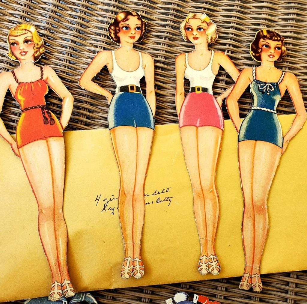 1930s vintage paper dolls featuring dolls in 1930s swimsuits and their 1930s fashions.