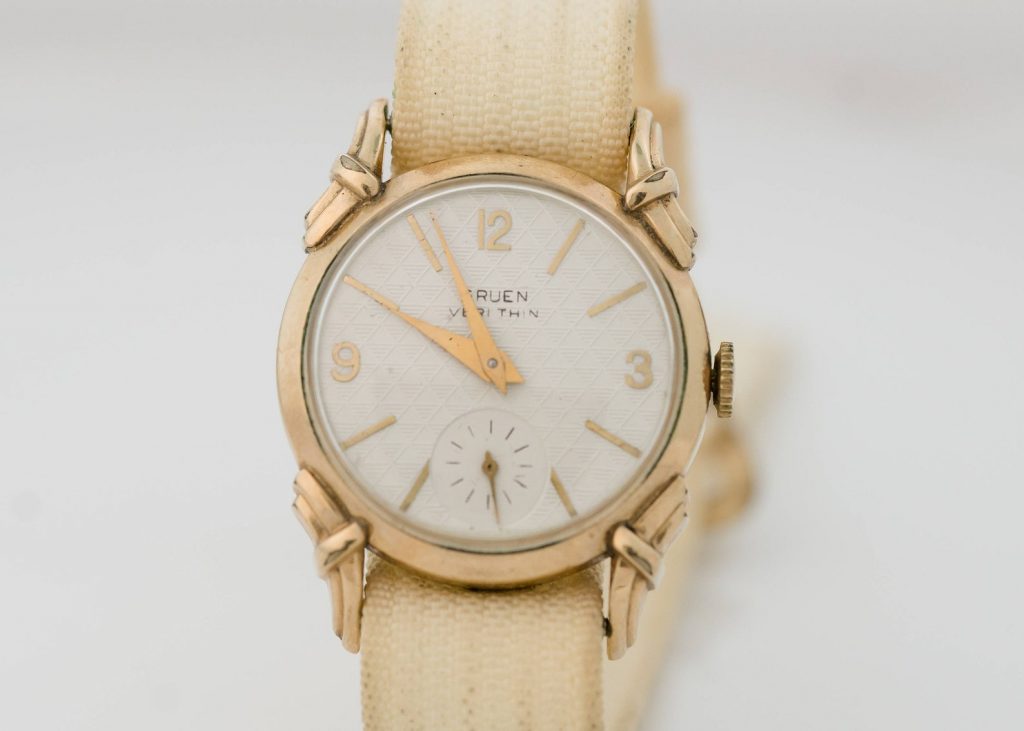 1930s womens watch by GRUEN - Circa 1930s Art Deco Gruen 14K Gold Plate Watch