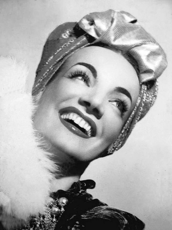 1940s photo of carmen miranda in a draped turban 1940s turban