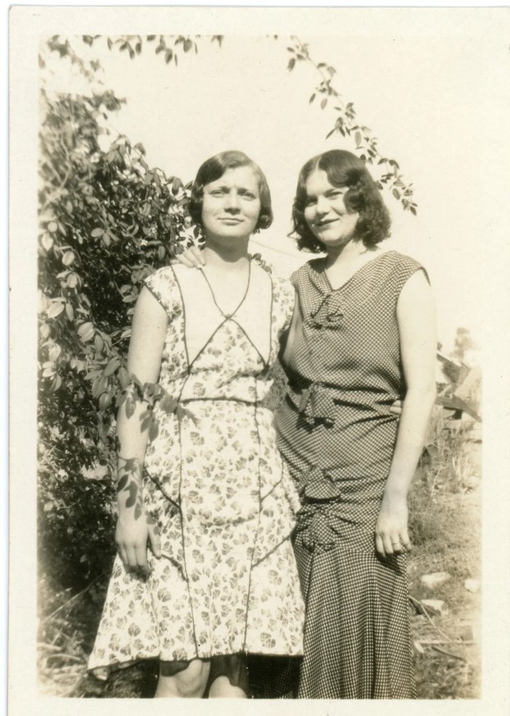 1930s Vintage Photo / 1930s Fashion: 1933-Mamie Smith & Virginia Flynn pose together in their homemade dresses. Mamie is wearing a 1930s housedress and Virginia is wearing a pretty bow dress. 