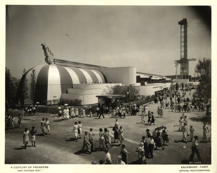 1930s vintage photo of the Agriculture building at the Chicago's World's Fair 1933 1934