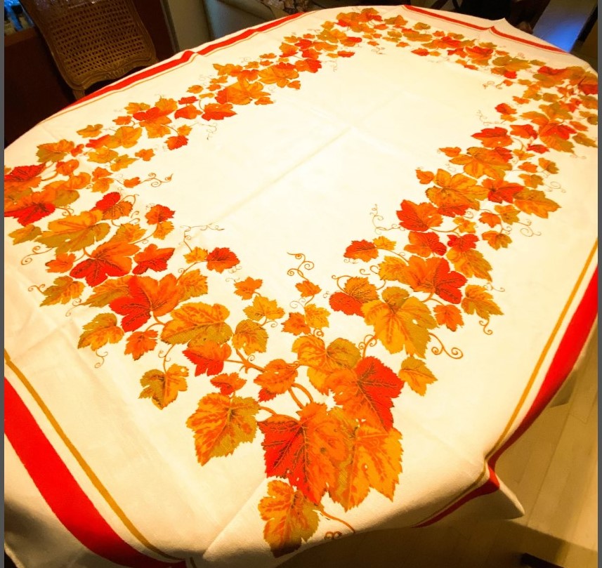 Vintage Thanksgiving Decoration: 1950's Country Kitchen Rectangular Cotton/Linen Tablecloth with Autumn Maple Leaves Motif 