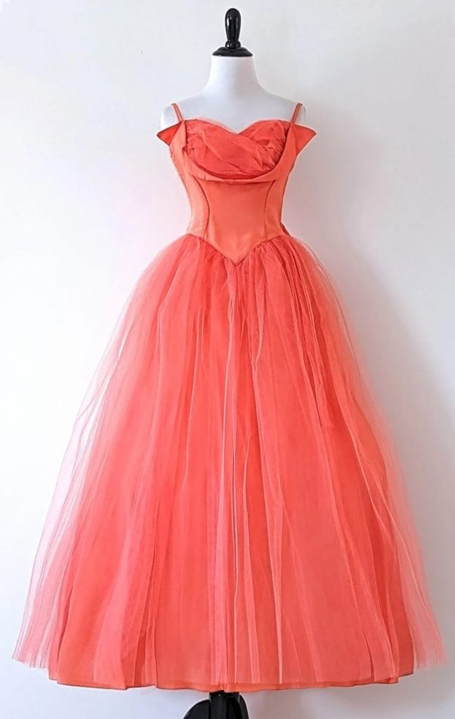 1950s Fashion: 1950s Vintage Prom Dress  | 50's Strapless Gown | 1950's Cupcake Dress 