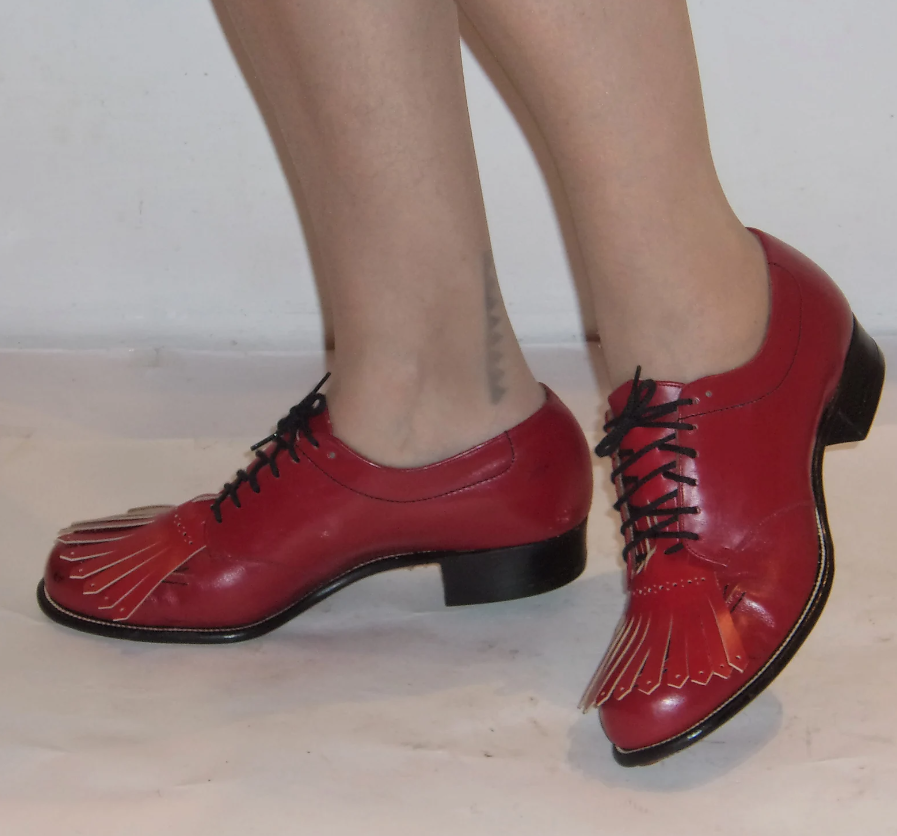 1940s/1950s vintage shoes for women in red. Red lace up walkers w/detachable fringe.