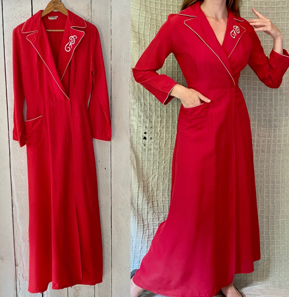 Fall Fashion Trend - Red as see in this 1940s fashion, Vintage 1940s Red Dressing Gown / Housecoat