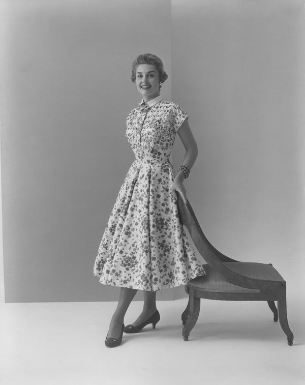 1950s Photo: Marian McKnight, Miss America 1957, in John Wolf's Everglaze taffetized cotton dress by Vicky Vaughn Juniors for R. & M. Kaufman