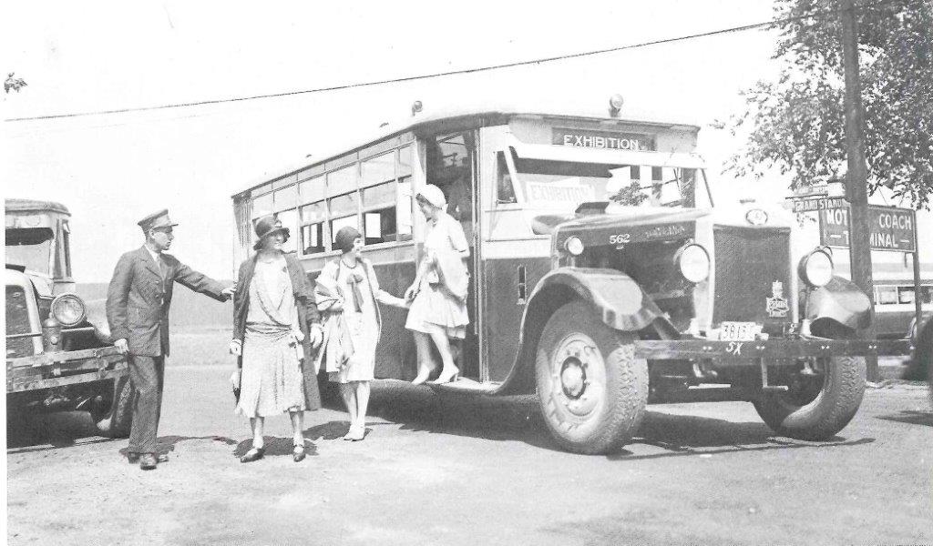 1930 vintage photo of a TTC Toronto Transit Commission dropping of people in late 1920s fashions at the CNE.