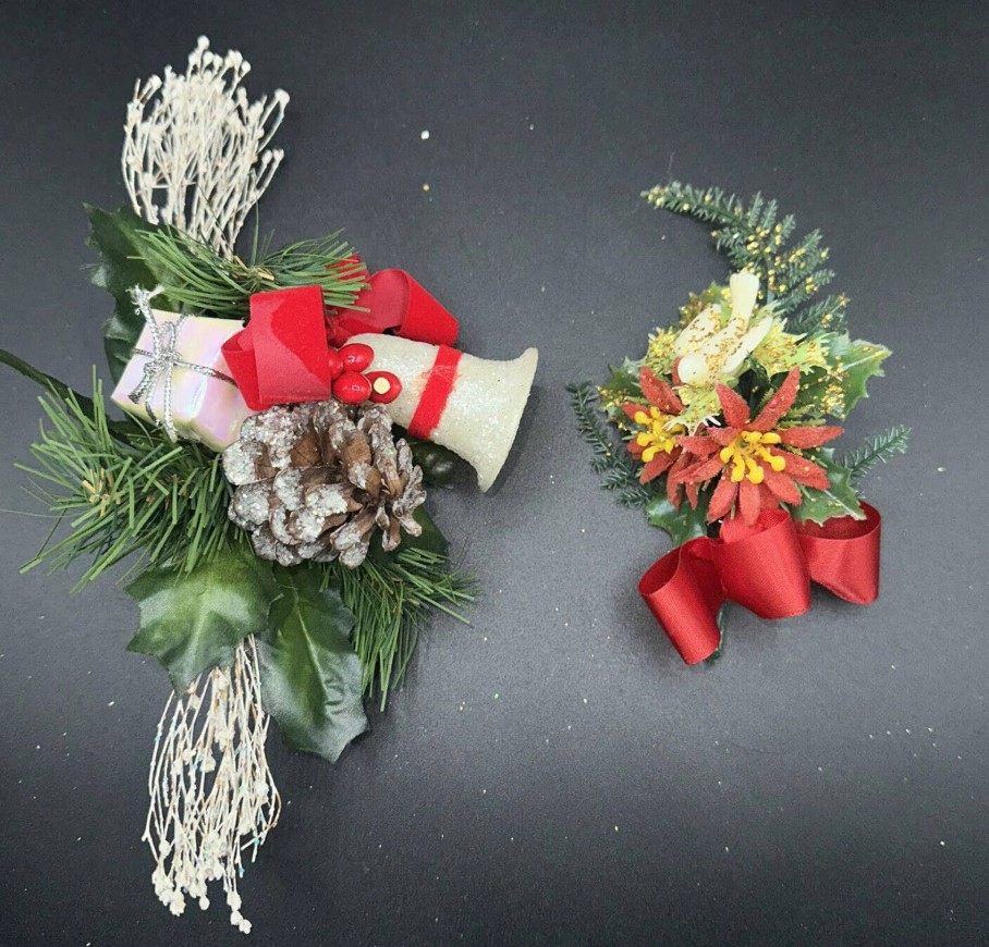 1940s / 1950s Vintage Christmas Corsages ==> See more Vintage Christmas Brooches & Corsages: The Ultimate Festive Accessories at the Vintage Inn Blog.